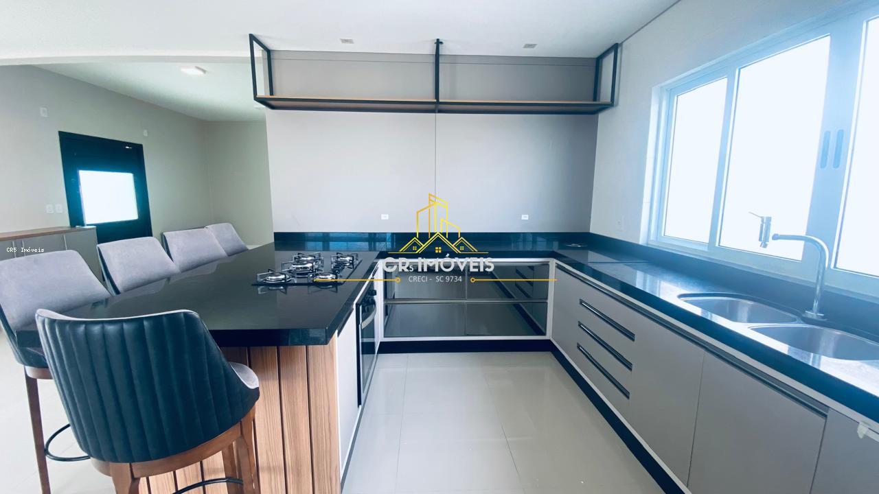 Sobrado, 3 quartos, 228 m² - Foto 2